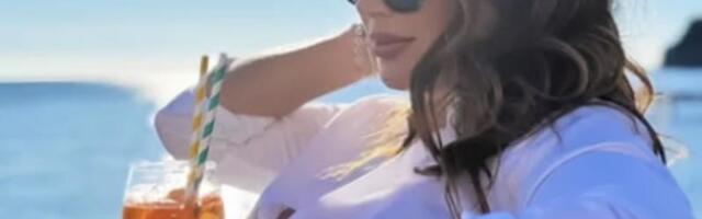 NJEN DEKOLTE U EMISIJI BIO GLAVNA TEMA, A SAD POKAZALA KAKO LJUŠTI KROMPIR I SPREMA KOBASICE: Voditeljka kao prava domaćica