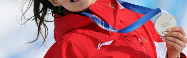 Prelepa sportistkinja ne krije oduševljenje jer će deliti binu sa Đokovićem: Jedva čekam!