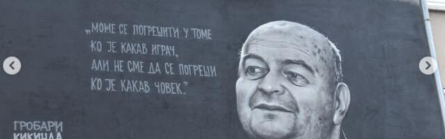"Genijalan citat i generalov lik!" Kikinda dobila mural posvećen Dušku Vujoševiću /FOTO/