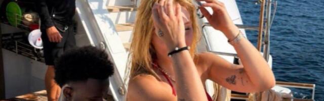 Prolaznici ne znaju gde pre da gledaju: Vinisijus prvi put u javnosti sa novim izgledom i lepšom polovinom /VIDEO/