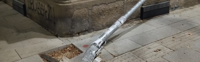 Semafor oboren pre 110 dana i dalje tako stoji?!