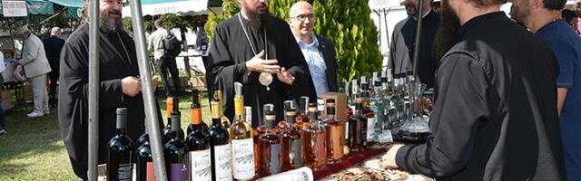 Održan Festival manastirskih vina u porti Hrama Svetog proroka Ilije