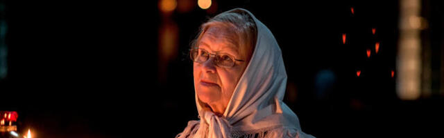 GDE SE PALE SVEĆE ZA ŽIVE, A GDE ZA UPOKOJENE: Rektor Niške bogoslovije otkriva u čemu ljudi najčešće greše