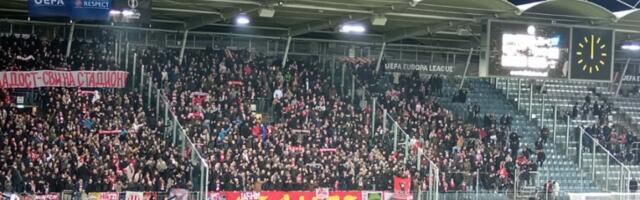 LUDNICA U GRACU Fudbaleri Zvezde slave sa navijačima (VIDEO)