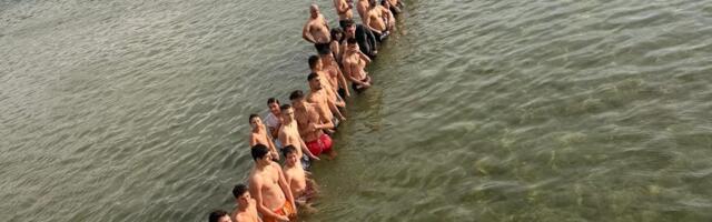 Srbi ispoštovali tradiciju u dalekoj Australiji: Pogledajte kako su plivali za Časni krst