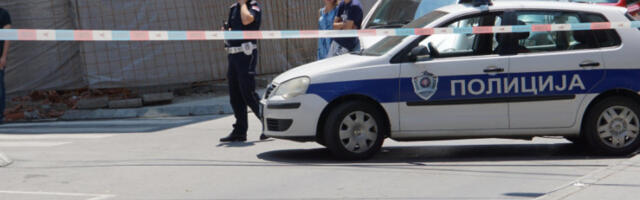 "OVDE VOZE KAO LUDI!" Jezivi detalji saobraćajne nesreće u Nišu kada se BMW zakucao u banderu na trotoaru! (VIDEO)