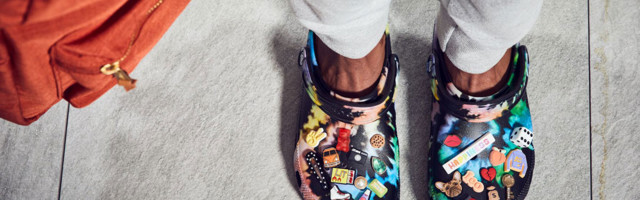 Hit Tie-dye trend od sada i na tvojim omiljenim Crocs papučama