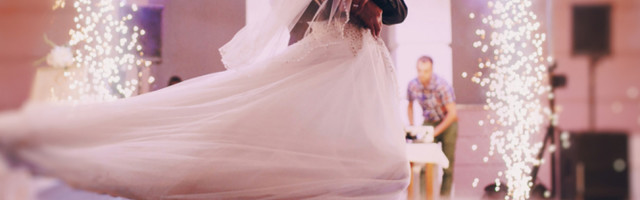 Organizuju svadbu usred pandemije, ali ono što piše u pozivnicama je šokiralo sve