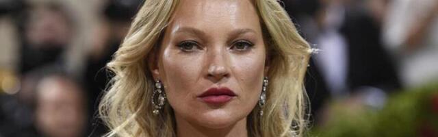 Kejt Mos pozira u toplesu za Yves Saint Laurent i impresionira