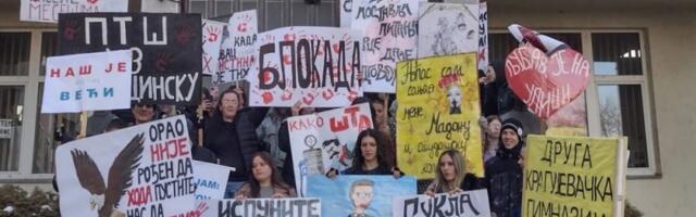 "Nisu zahtevi kupus da se kisele mesecima": U blokadi i učenici Medicinske škole