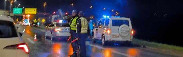 Lančani sudar kod tržnog centra na Novom Beogradu: Na licu mesta i ekipa Hitne pomoći, stvaraju se gužve