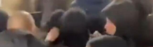 Navijači Go Ahed Iglsa imali ozbiljan sukob sa policijom u Francuskoj: Ozbiljna tuča, leteli pendreci