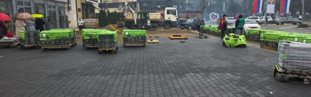 Plato ispred Vodovoda biće popločan kompletno početkom januara