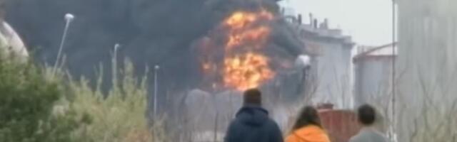 ZORA JE MIRISALA NA ZLO: Rafinerija nafte Pančevo je gorela, radnici su poginuli - a onda je nastala najčuvenija fotografija bombardovanja 1999. (FOTO)