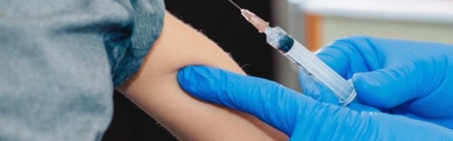 Imunolog: Između dve doze u Britaniji preporučeno 12 nedelja