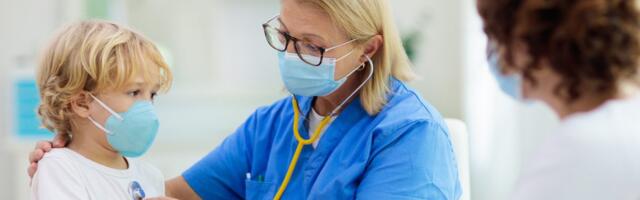 Američka studija: Mala deca imaju blaže simptome od omikrona nego od delte