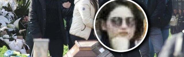 BAKA MAZILA SANDUK UBIJENOG UNUKA, PA ZAJECALA! Najpotresniji prizor sa SAHRANE Martine i dece: Tek sam videla svog anđela...