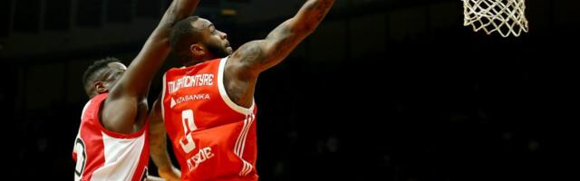 (POLUVREME) OVOME SE NI NAJVEĆI OPTIMISTI NISU NADALI: Strašno poluvreme Zvezde, Olimpijakosu potrebno hitno buđenje!