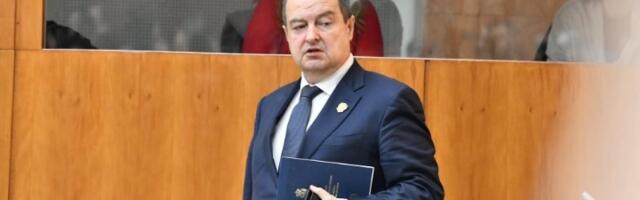 Oglasio se Dačić o "zvučnom topu"