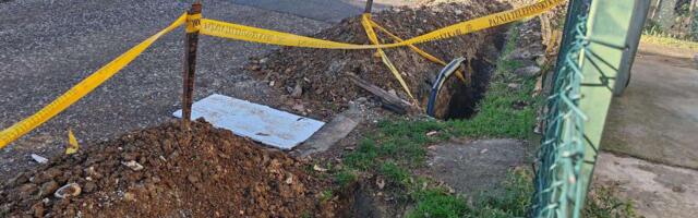 Dvorište u Kragujevcu, u kome živi osoba koja koristi invalidska kolica, pet dana „blokirano“