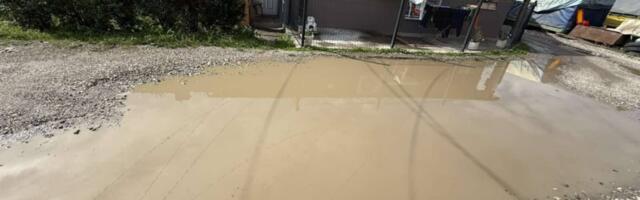 Najmanja kiša pravi probleme žiteljima Ulice Mirka Lukovića u Kraljevu