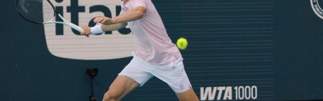 JANIK SINER RUTINSKI DO TREĆEG KOLA MAJAMIJA: Džumhur bez rešenja protiv Italijana