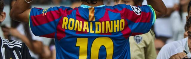 Katalonija se poklonila svom kralju: Fudbaleri Barselone u retro dresovima oživeli magiju zbog koje smo zavoleli fudbal!