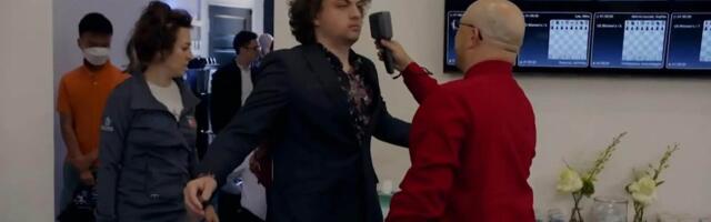 Najveći ikad ga optužio da je u anus ubacio kuglice i tako varao: Sada stiže u Beograd na spektakl decenije