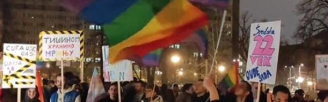 "Tišinom hranimo mržnju": Protest u "Manježu" (VIDEO)