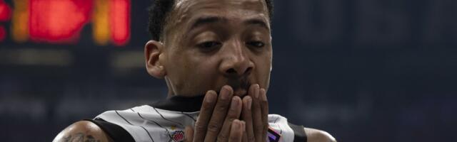 Šok: Karlik Džons se vratio u Ameriku (FOTO)