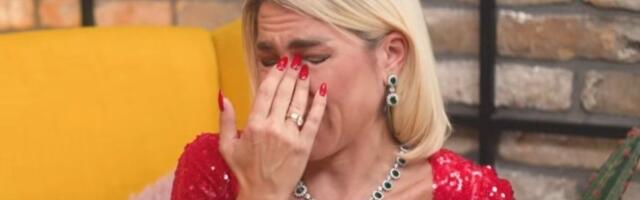 ''Rak je zahvatio i trbušnu maramicu'': Jovanu Jeremić slomila tuga, suze same teku