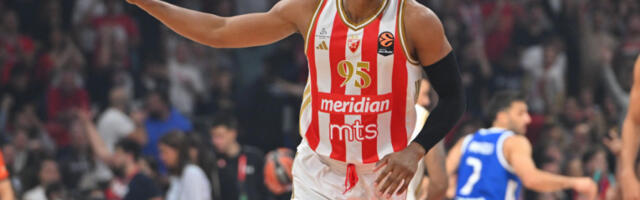 MONEKE OPET NAPRAVIO ŠOU Miljenik "delija" uporedio Obradovića sa likom iz čuvene serije (FOTO)