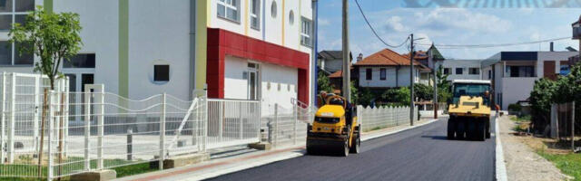 Posle asfaltiranja Slogine ulice voda ljudima ulazi kroz kanalizacione cevi u kuće