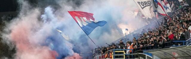 Haos u Splitu, Torcida zapalila obeležja Crvene zvezde na tribini: "Mi smo bandu preko Drine..."