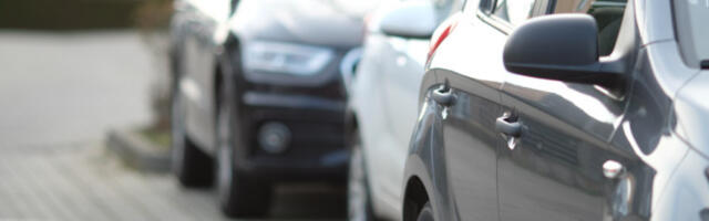 Аутомобили чекају два сата на Батровцима, теретњаци пет сати на Шиду