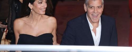 Ljudi u neverici gledali Džordža i Amal Kluni: Usred Milana se vrteli u krug, evo šta su radili!