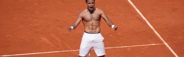 Artur Fis drugi finalista Dohe, pobedio Menšika i zakazao okršaj s Alkarazom!