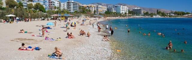 ZBOG OVOGA ŠTO SRPSKI TURISTI RADE NA PLAŽI U GRČKOJ, MOŽE DA REAGUJE I POLICIJA! Pogledajte snimak - OVO ste možda nekad i vi ostavili! (VIDEO)