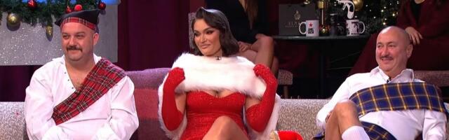 Duga kosa "skraćena" do vrata, šlic do kuka, sevaju noge od milion $! Brutalno izdanje Tamare kao Baba Mrazice