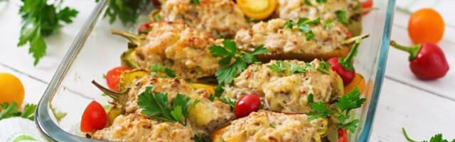 Sočne punjene paprike sa piletinom i pečurkama iz rerne: Osvojiće vas na prvi zalogaj