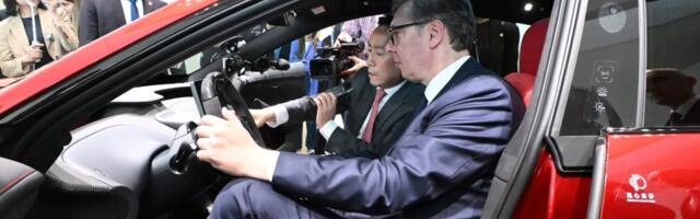 Predsednik pregovara sa Xiaomi: Srbija kao novi potencijalni centar auto-industrije