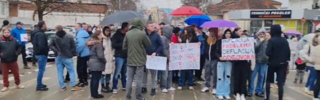 Mladi u Lebanu podigli glas za „bolju budućnost“, sugrađani ih pljuvali i vređali (video)