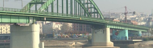 SSP: Vesić i Šapić žele da sruše most jer buka smeta stanarima Beograda na vodi