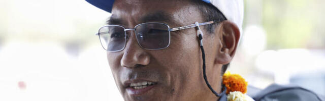 OVAJ ČOVEK SE POPEO NA MONT EVEREST 31. PUT Oborio je sopstveni rekord (FOTO)