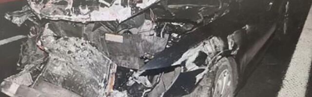 Iz ovog automobila izvučeno je mrtvo dete od 14 meseci kod Surčina: Otac mu je umro u bolnici, majka KRITIČNO