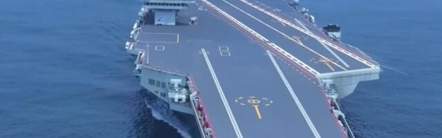 KINA POKAZALA MOĆAN NOSAČ AVIONA "FUĐIJAN": Plovio kroz Tajvanski moreuz! (VIDEO)