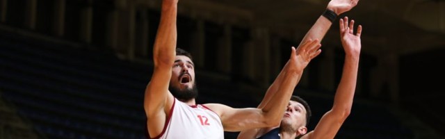 Prvi poraz Zvezde bez petorice igrača, Cirbes i Kalinić najefikasniji