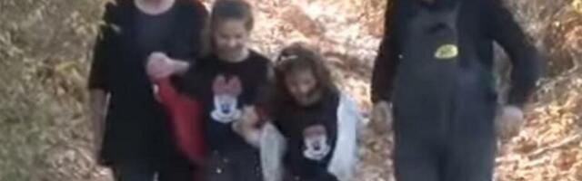 Dunja i Jana ostale bez roditelja, imaju samo baku i deku! Žive sa 8.000 mesečno