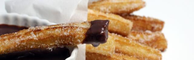 "Čurosi": Omiljena poslastica mnogih, a evo kako se prave kod kuće