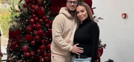 SMUVALA JE PET GODINA MLAĐEG PEVAČA: Verili se, čekaju PRVO DETE, sad pokazala kako izgleda u 5. mesecu trudnoće